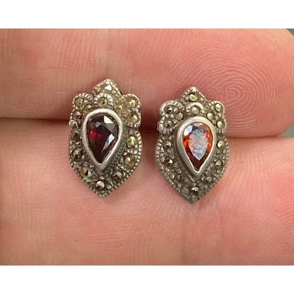 Vintage 925 Marcasite & Garnet Earrings Teardrop Cab Stud Pierced - Picture 2 of 7